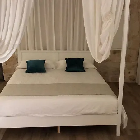 Aurelia Bed & Breakfast 3*